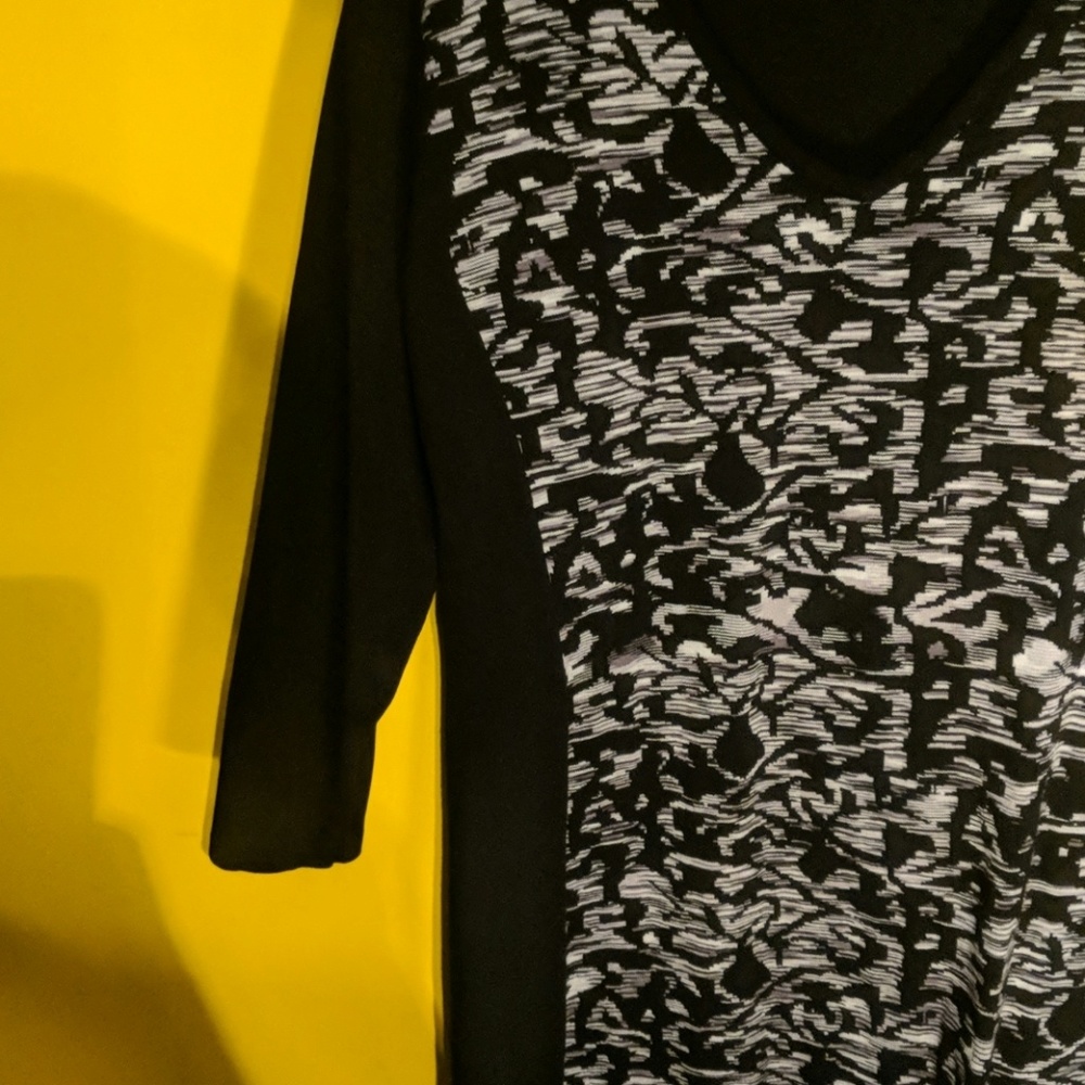 Dress - Picture 3 of 3